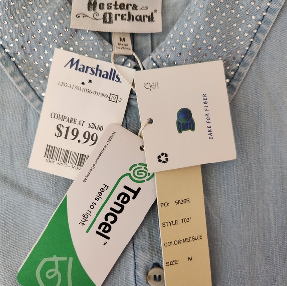 Hesters & Orchard, NWT, Medium, Light Blue, Rhine Stone Collar - Picture 4 of 11